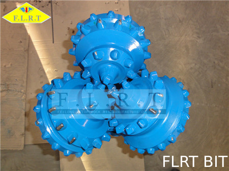 سعر جيد 13 5/8 بوصة Tricone Roller Bit عززت مقياس حماية ISO 9001 وافق الانترنت